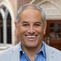 headshot of Noah Matthew Sachs